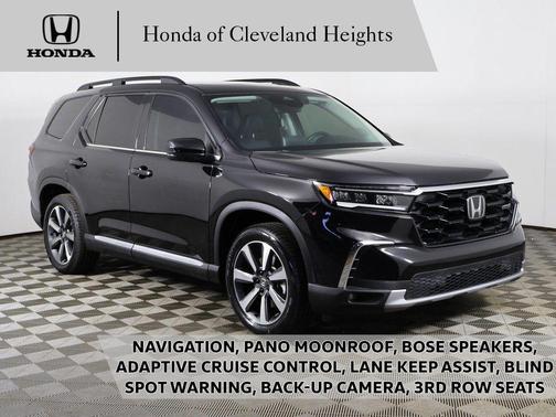 Crystal Black Pearl 2023 Honda Pilot Touring 8-Passenger