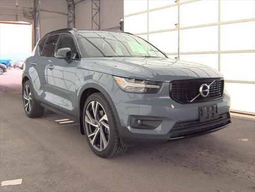 2020 Volvo XC40 T5 R-Design