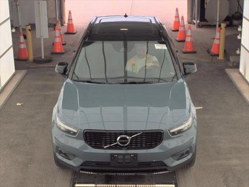 2020 Volvo XC40 T5 R-Design