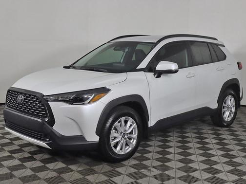 2024 Toyota Corolla Cross LE