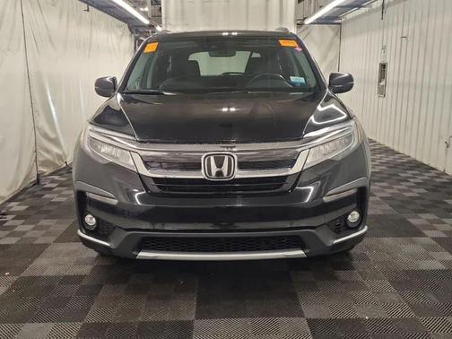 2022 Honda Pilot Touring 8-Passenger