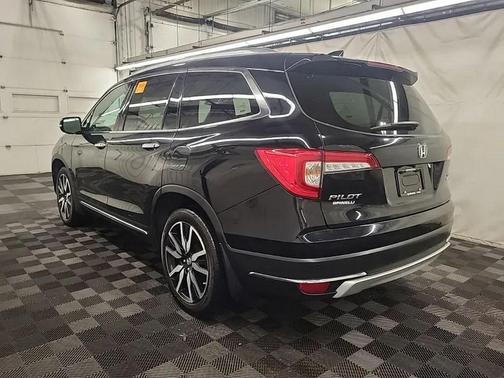 2022 Honda Pilot Touring 8-Passenger
