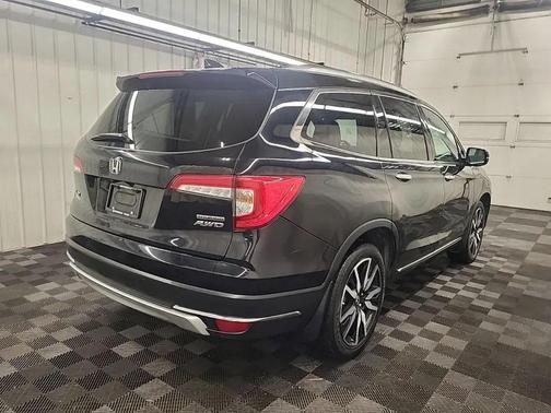 2022 Honda Pilot Touring 8-Passenger
