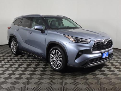 2022 Toyota Highlander Platinum