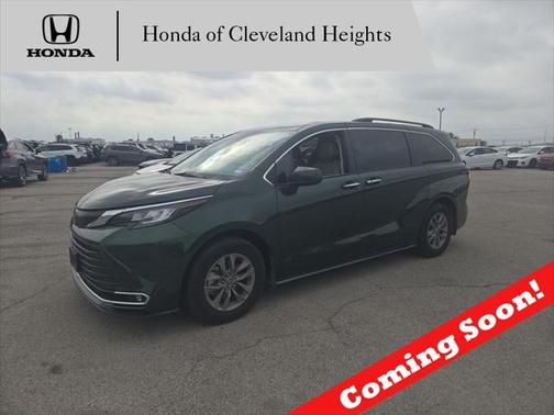 2022 Toyota Sienna XLE 7 Passenger