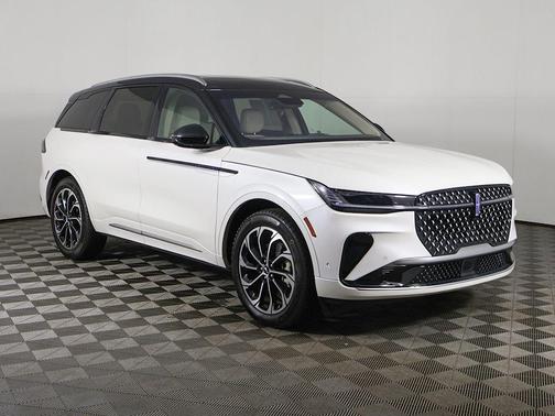 WHITE PLATINUM MET 3C 2024 Lincoln Nautilus Reserve
