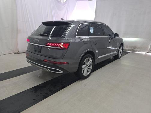 2022 Audi Q7 55 Premium Plus