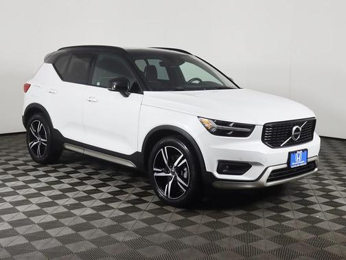 2021 Volvo XC40 T5 R-Design