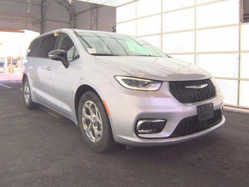 Silver Mist Clearcoat 2024 Chrysler Pacifica Limited