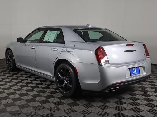 2023 Chrysler 300 Touring