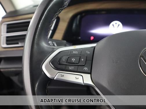 Platinum Gray Metallic 2024 Volkswagen Atlas 2.0T SE w/Technology 4MOTION