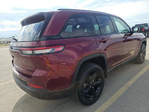 Velvet Red Pearlcoat 2023 Jeep Grand Cherokee Limited