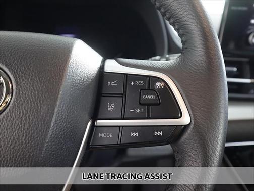 2024 Toyota Sienna XLE 8 Passenger