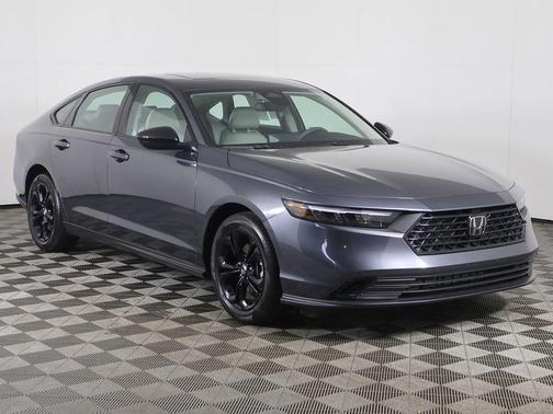 Meteorite Gray Metallic 2025 Honda Accord SE