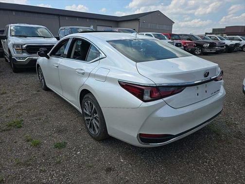 2023 Lexus ES 250 Base