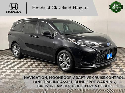 2022 Toyota Sienna XSE 7 Passenger