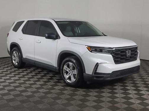 2023 Honda Pilot AWD LX