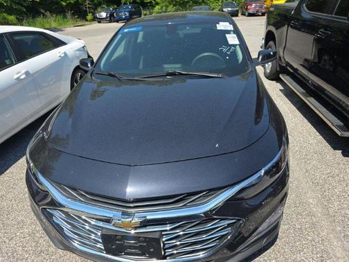 Dark Ash Metallic 2022 Chevrolet Malibu FWD LT