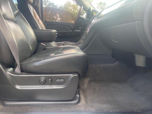 2009 Cadillac Escalade Base