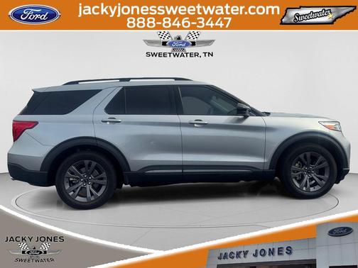 ICONIC SILVER METALLIC 2023 Ford Explorer XLT
