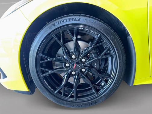 Accelerate Yellow Metallic 2024 Chevrolet Corvette Stingray w/1LT