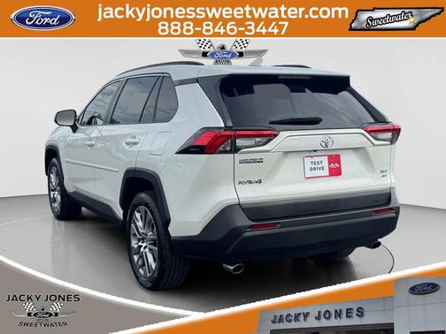 2022 Toyota RAV4 XLE Premium