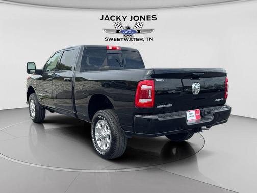 Diamond Black Crystal Pearlcoat 2024 RAM 2500 Laramie Crew Cab 4x4 6'4' Box