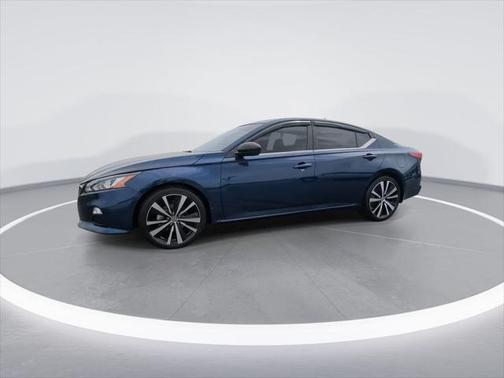 2022 Nissan Altima SR FWD