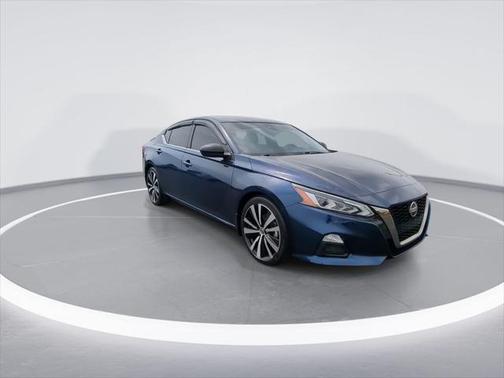 2022 Nissan Altima SR FWD