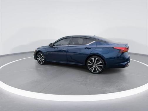 2022 Nissan Altima SR FWD