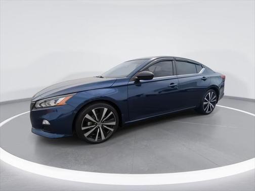 2022 Nissan Altima SR FWD