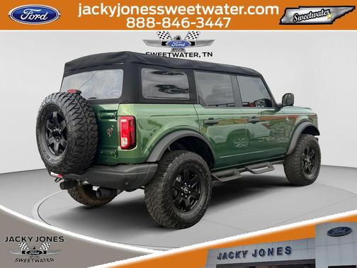 ERUPTION GREEN METALLIC 2023 Ford Bronco Black Diamond