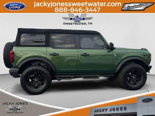 ERUPTION GREEN METALLIC 2023 Ford Bronco Black Diamond