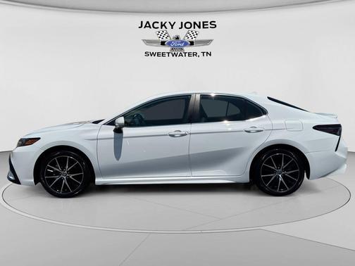 Ice Cap 2024 Toyota Camry SE