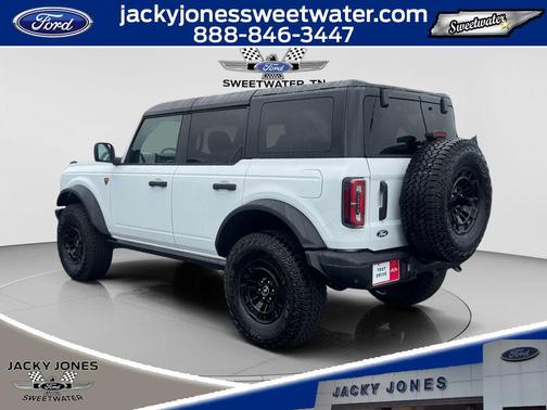 OXFORD WHITE 2026 Ford Bronco Badlands