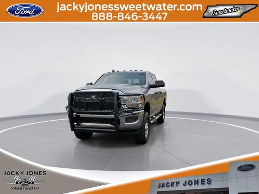 2022 RAM 2500 Tradesman Crew Cab 4x4 6'4' Box