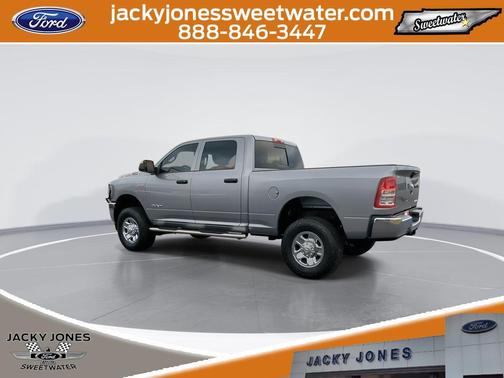 2022 RAM 2500 Tradesman Crew Cab 4x4 6'4' Box