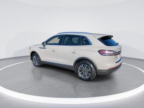 2020 Lincoln Nautilus Standard