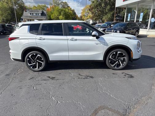 2025 Mitsubishi Outlander PHEV SE S-AWC