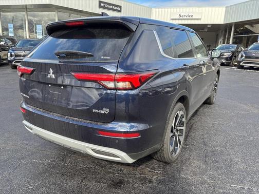 2025 Mitsubishi Outlander PHEV SE S-AWC