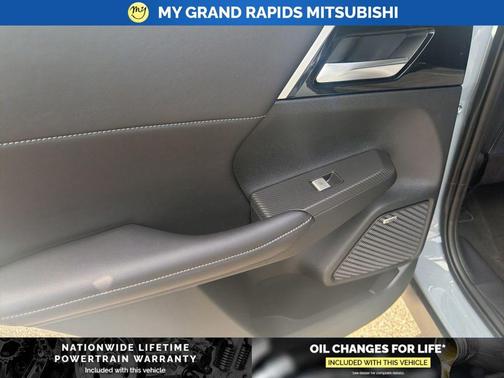Moonstone Gray Metallic 2026 Mitsubishi Outlander SE S-AWC