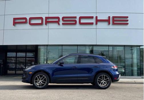 Gentian Blue Metallic 2026 Porsche Macan