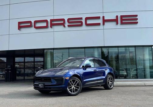 Gentian Blue Metallic 2026 Porsche Macan