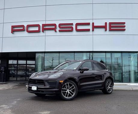 Copper Ruby Metallic 2026 Porsche Macan