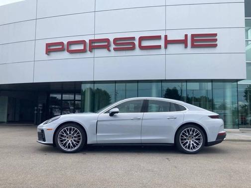 2025 Porsche Panamera 