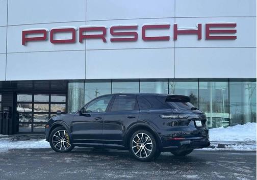 2022 Porsche Cayenne 