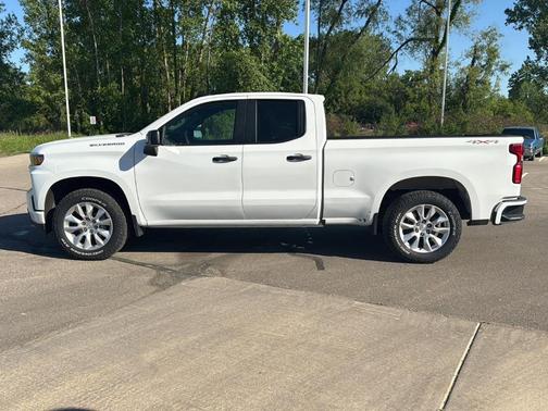 Summit White 2021 Chevrolet Silverado 1500 Custom