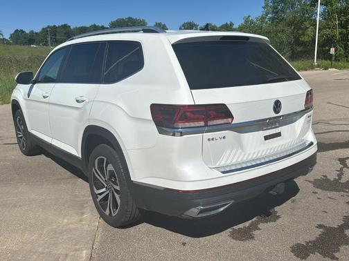 Opal White Pearl Effect 2023 Volkswagen Atlas 3.6L SEL