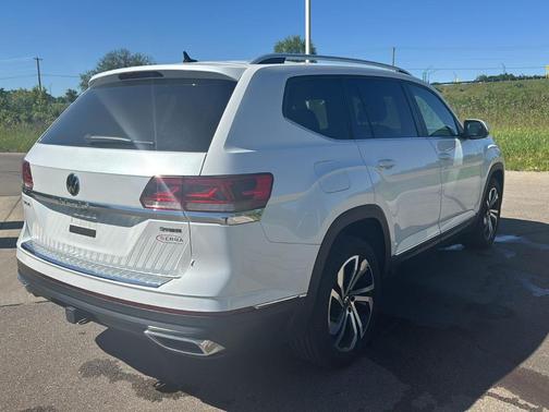 Opal White Pearl Effect 2023 Volkswagen Atlas 3.6L SEL