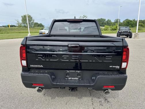 Crystal Black Pearl 2026 Honda Ridgeline RTL